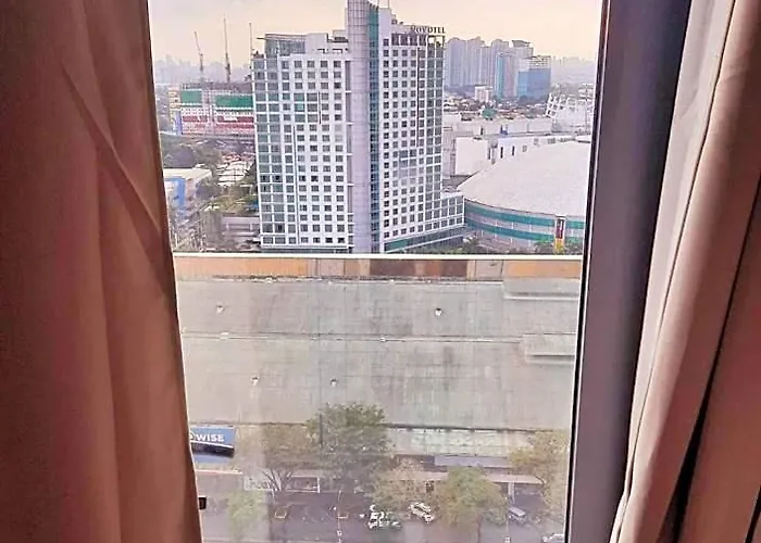 Manhattan Plaza Tower 1 Hotel *